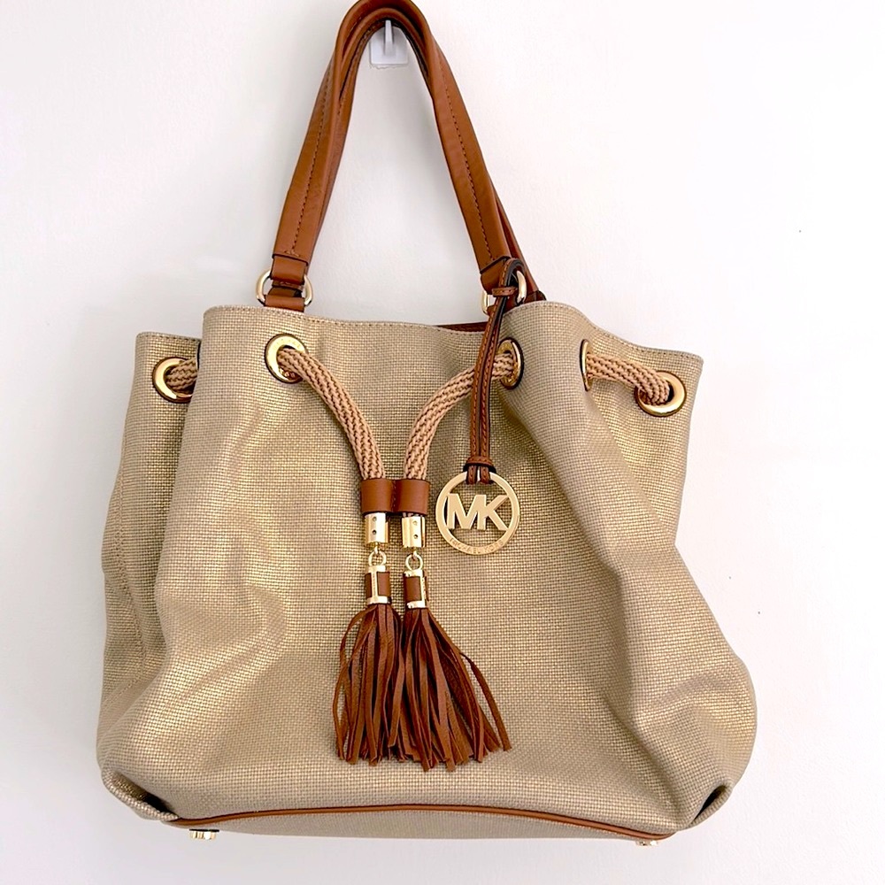 Michael Kors MK CHAMPAGNE COLOR SATCHEL Brand New condition!